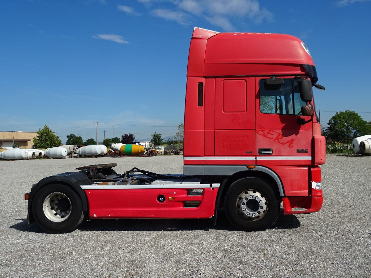 DAF XF 105.480 - Tegljač: slika 4 DAF XF 105.480 - Tegljač: slika 4