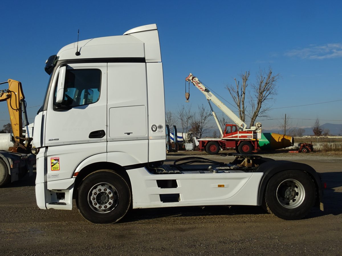 MERCEDES ACTROS 1845 - Tegljač: slika 2 MERCEDES ACTROS 1845 - Tegljač: slika 2