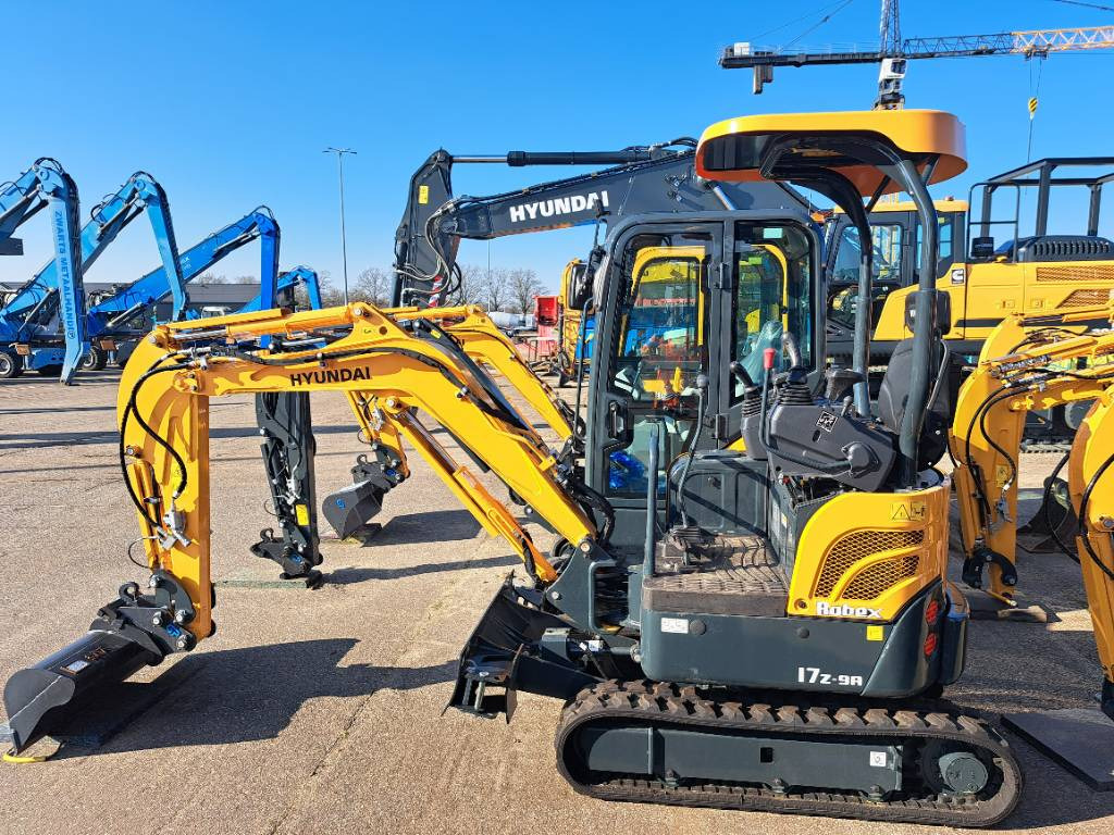 Hyundai R17Z-9AK - Mini bager: slika 2 Hyundai R17Z-9AK - Mini bager: slika 2