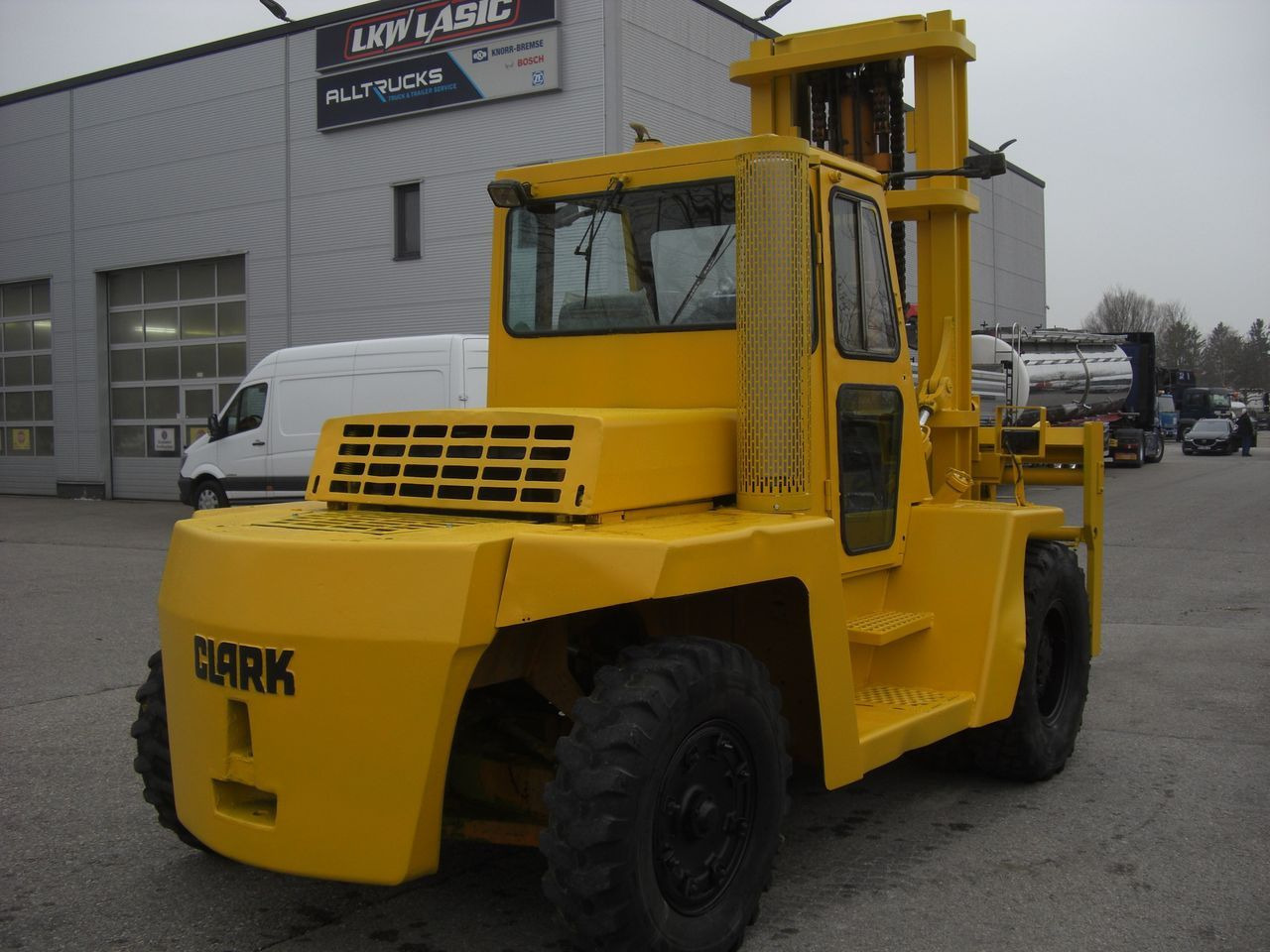 Clark C500YS225PD Clark C500YS225PD - Dizel viljuškar: slika 2 Clark C500YS225PD Clark C500YS225PD - Dizel viljuškar: slika 2