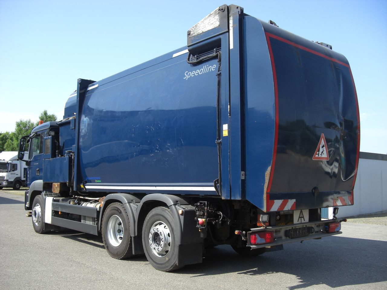 MAN 26360FNLL / SEITENLADER - Kamion za smeće: slika 4 MAN 26360FNLL / SEITENLADER - Kamion za smeće: slika 4