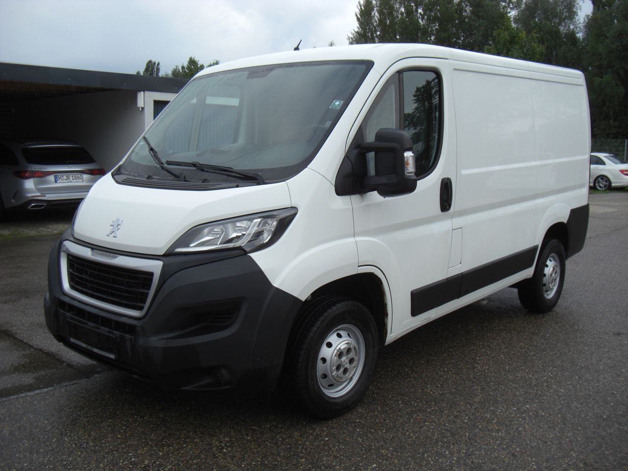 Peugeot BOXER 2,0 KURZ/NIEDRIG - Mali kombi: slika 1 Peugeot BOXER 2,0 KURZ/NIEDRIG - Mali kombi: slika 1