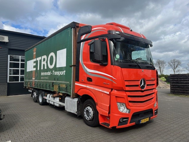 Mercedes Benz Actros 2642 6x2 Mega BDF met zeilbak - Kamion sa ceradom: slika 2 Mercedes Benz Actros 2642 6x2 Mega BDF met zeilbak - Kamion sa ceradom: slika 2