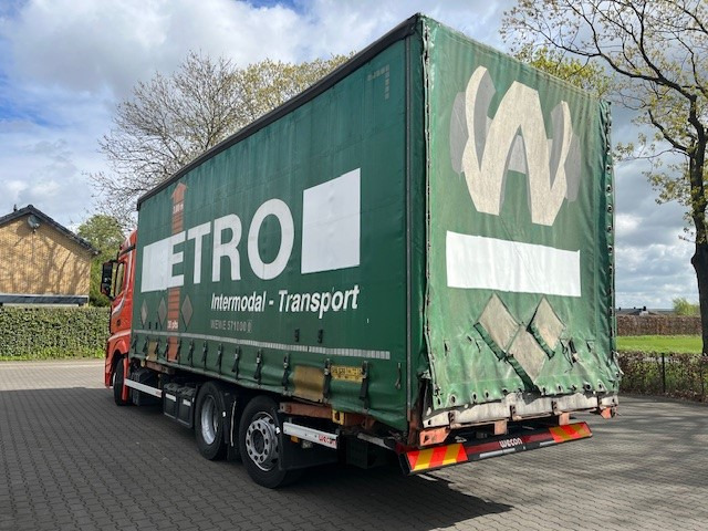 Mercedes Benz Actros 2642 6x2 Mega BDF met zeilbak - Kamion sa ceradom: slika 4 Mercedes Benz Actros 2642 6x2 Mega BDF met zeilbak - Kamion sa ceradom: slika 4