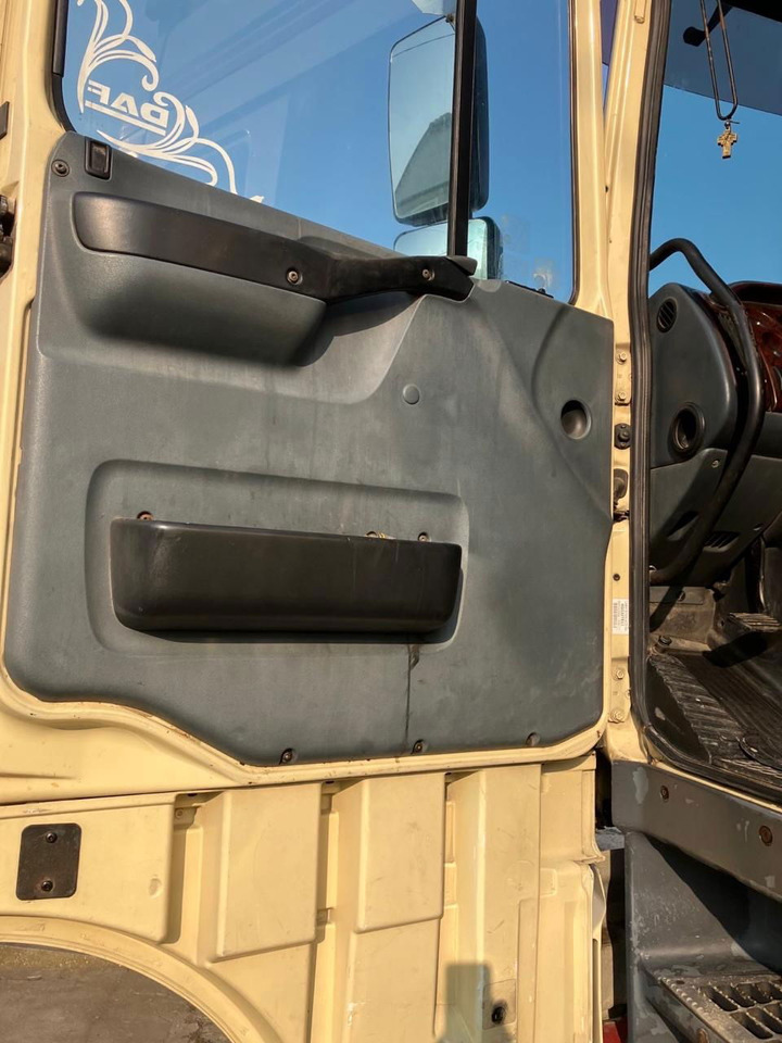 DAF XF 95 430 Platform - Kamion sa tovarnim sandukom: slika 4 DAF XF 95 430 Platform - Kamion sa tovarnim sandukom: slika 4