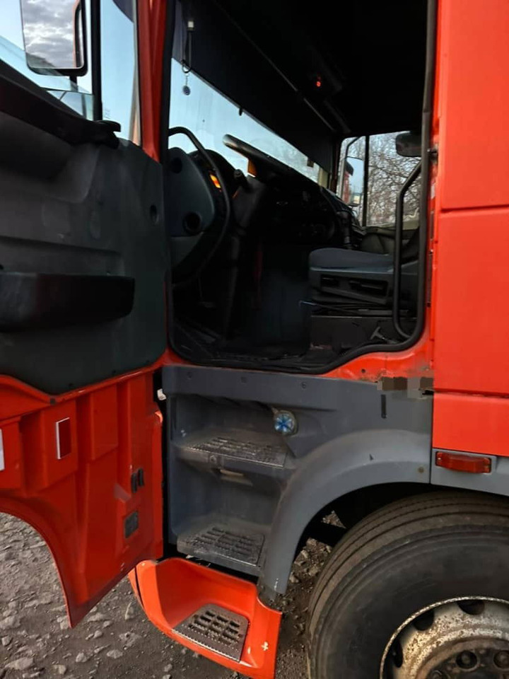 DAF XF 95.430 Tractor head - Tegljač: slika 4 DAF XF 95.430 Tractor head - Tegljač: slika 4
