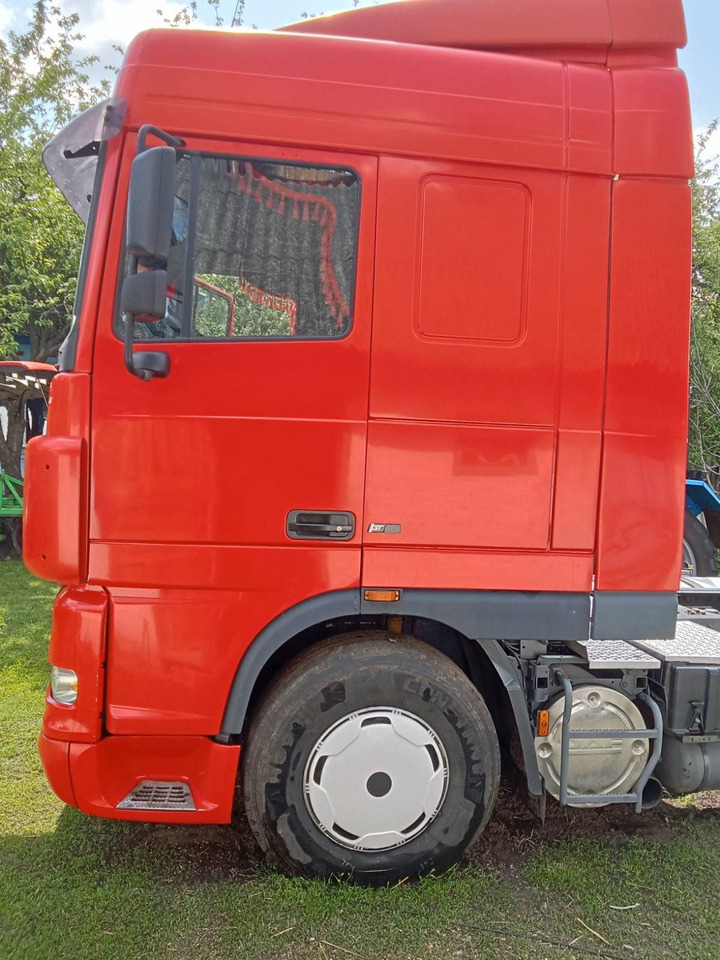DAF XF 95.430 Tractor unit - Tegljač: slika 3 DAF XF 95.430 Tractor unit - Tegljač: slika 3