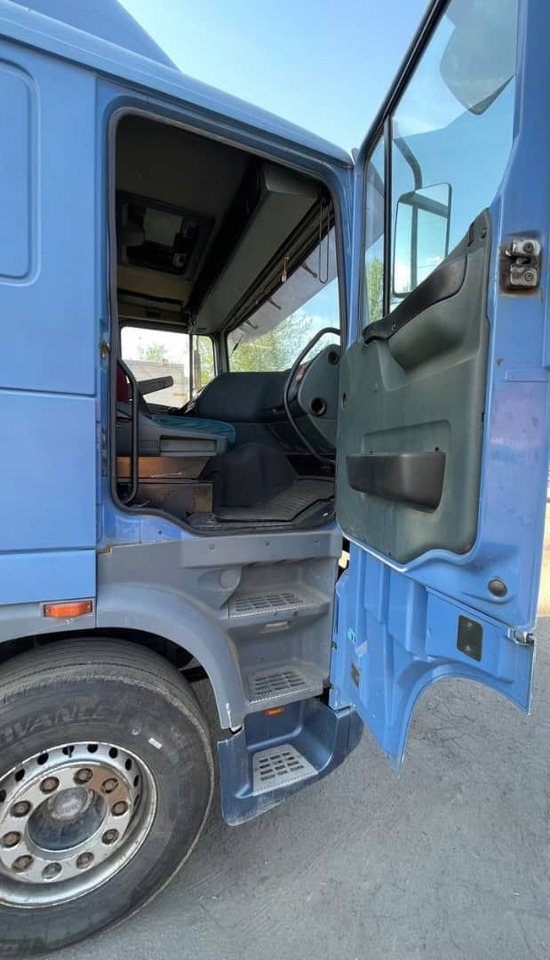 DAF XF 95.430 Tractor unit - Tegljač: slika 4 DAF XF 95.430 Tractor unit - Tegljač: slika 4