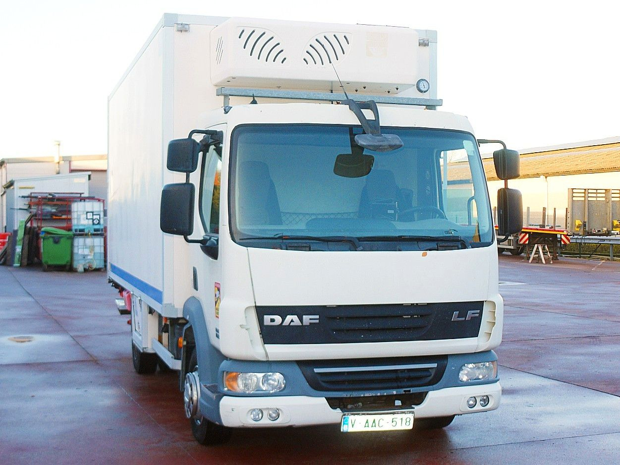 DAF LF 45.160 ISOTHERM KOFFER LADEBORDWAND - Hladnjača: slika 1 DAF LF 45.160 ISOTHERM KOFFER LADEBORDWAND - Hladnjača: slika 1