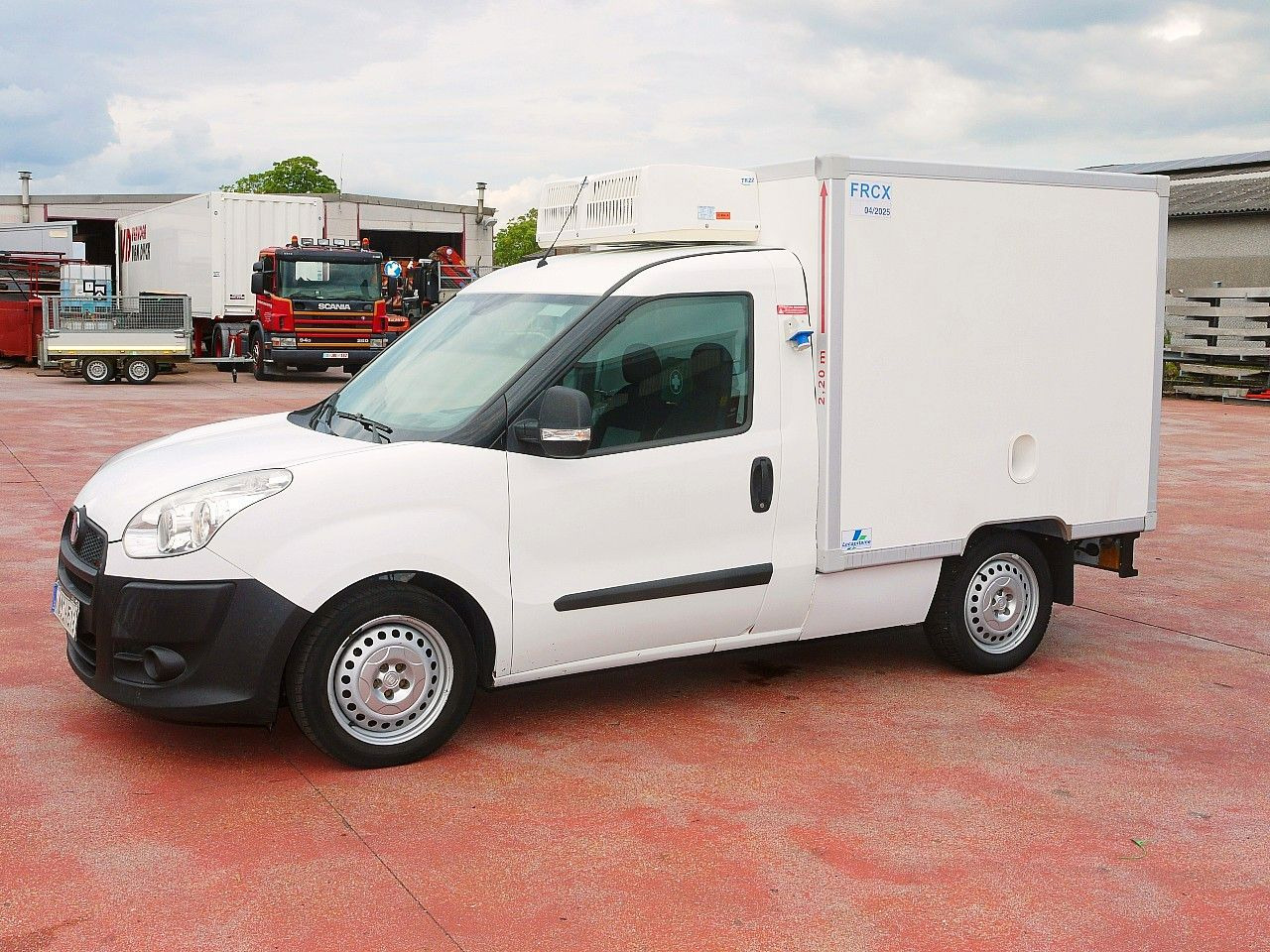 Fiat DOBLO 1.3 KUHLKOFFER RELEC FROID TR 22 -20C - Dostavno vozilo hladnjača: slika 3 Fiat DOBLO 1.3 KUHLKOFFER RELEC FROID TR 22 -20C - Dostavno vozilo hladnjača: slika 3