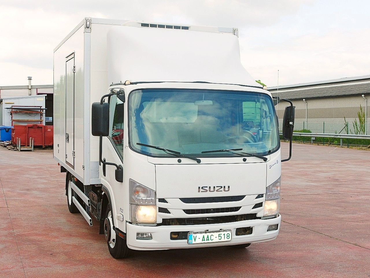 Isuzu N2R 75 KUHLKOFFER THERMOKING V500 MAX €6 - Dostavno vozilo hladnjača: slika 1 Isuzu N2R 75 KUHLKOFFER THERMOKING V500 MAX €6 - Dostavno vozilo hladnjača: slika 1