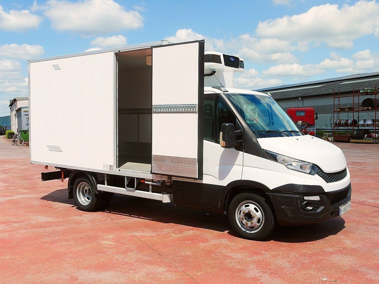 Iveco 35C13 DAILY KUHLKOFFER CARRIER PULSOR 400 AIRCO - Dostavno vozilo hladnjača: slika 3 Iveco 35C13 DAILY KUHLKOFFER CARRIER PULSOR 400 AIRCO - Dostavno vozilo hladnjača: slika 3