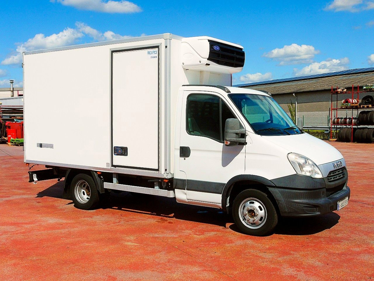 Iveco 35C13 DAILY KUHLKOFFER CARRIER XARIOS 600 MULTI - Dostavno vozilo hladnjača: slika 2 Iveco 35C13 DAILY KUHLKOFFER CARRIER XARIOS 600 MULTI - Dostavno vozilo hladnjača: slika 2