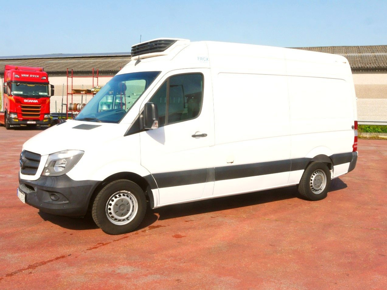 Mercedes-Benz 313 SPRINTER KUHLKASTENWAGEN CARRIER XARIOS -20C - Dostavno vozilo hladnjača: slika 4 Mercedes-Benz 313 SPRINTER KUHLKASTENWAGEN CARRIER XARIOS -20C - Dostavno vozilo hladnjača: slika 4