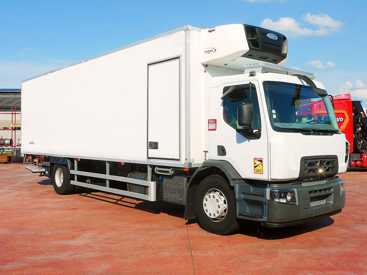 Renault D19.280 KUHLKOFFER CARRIER SUPRA 1150 MT - Hladnjača: slika 2 Renault D19.280 KUHLKOFFER CARRIER SUPRA 1150 MT - Hladnjača: slika 2