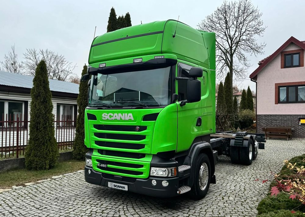 Scania R450 - Kamion sa golom šasijom i zatvorenom kabinom: slika 1 Scania R450 - Kamion sa golom šasijom i zatvorenom kabinom: slika 1