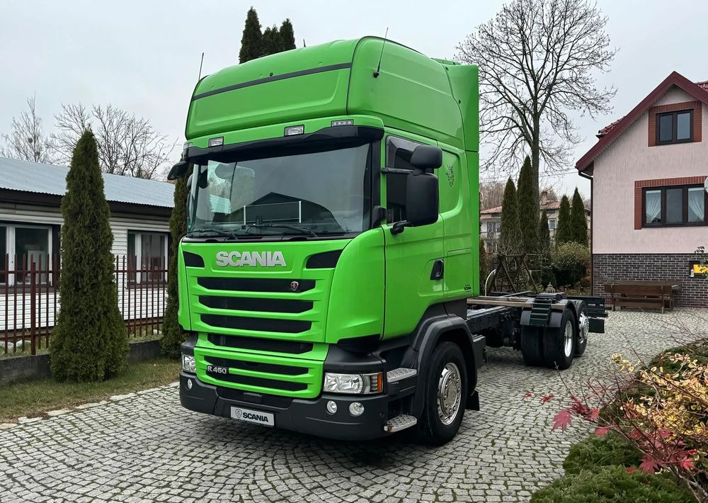 Scania R450 - Kamion sa golom šasijom i zatvorenom kabinom: slika 1 Scania R450 - Kamion sa golom šasijom i zatvorenom kabinom: slika 1