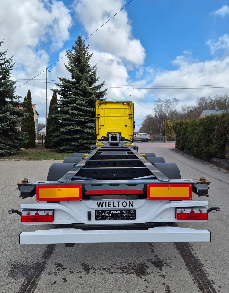 Wielton Podkontenerowa - Poluprikolica za prevoz kontejnera/ Poluprikolica sa promenjivim sandukom: slika 4 Wielton Podkontenerowa - Poluprikolica za prevoz kontejnera/ Poluprikolica sa promenjivim sandukom: slika 4