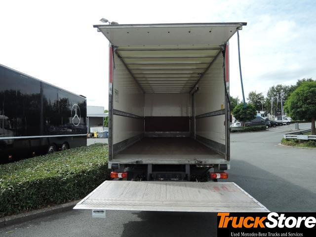 Kamion sa zatvorenim sandukom Mercedes-Benz Atego 1218 L: slika 10