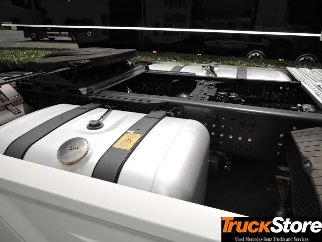 Mercedes-Benz Actros 1845 LS - Tegljač: slika 2 Mercedes-Benz Actros 1845 LS - Tegljač: slika 2