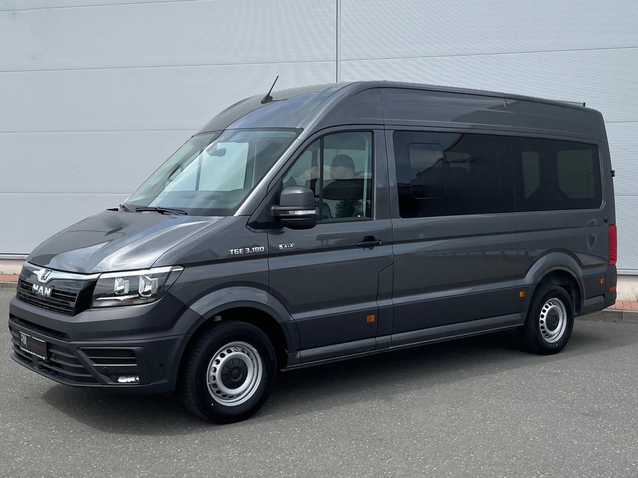 MAN TGE 3.180 Kombi L3H2 4x4 TEMPOMAT KAMERA 8-SITZE - Minibus, Putnički kombi: slika 1 MAN TGE 3.180 Kombi L3H2 4x4 TEMPOMAT KAMERA 8-SITZE - Minibus, Putnički kombi: slika 1