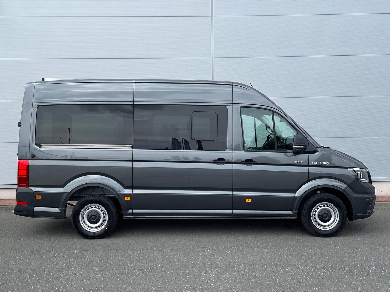 MAN TGE 3.180 Kombi L3H2 4x4 TEMPOMAT KAMERA 8-SITZE - Minibus, Putnički kombi: slika 5 MAN TGE 3.180 Kombi L3H2 4x4 TEMPOMAT KAMERA 8-SITZE - Minibus, Putnički kombi: slika 5
