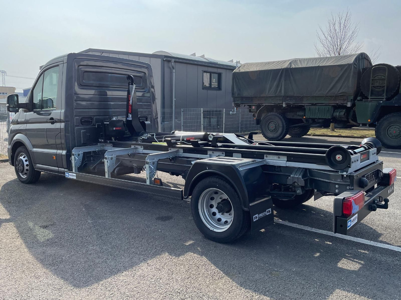 MAN TGE 6.160 Fahrgestell L4 Multilift Abrollkipper - Kamion sa golom šasijom i zatvorenom kabinom: slika 5 MAN TGE 6.160 Fahrgestell L4 Multilift Abrollkipper - Kamion sa golom šasijom i zatvorenom kabinom: slika 5