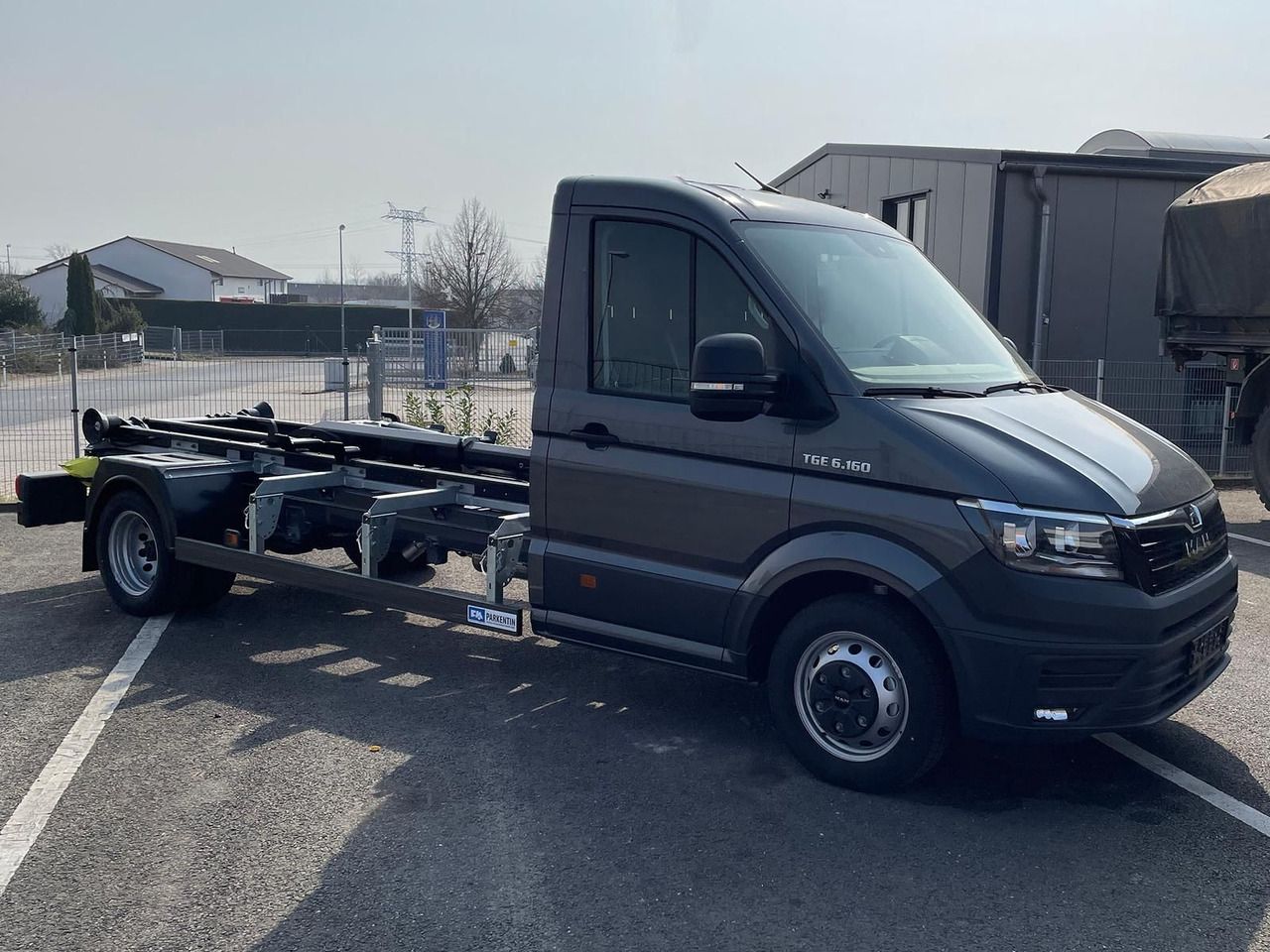 MAN TGE 6.160 Fahrgestell L4 Multilift Abrollkipper - Kamion sa golom šasijom i zatvorenom kabinom: slika 2 MAN TGE 6.160 Fahrgestell L4 Multilift Abrollkipper - Kamion sa golom šasijom i zatvorenom kabinom: slika 2