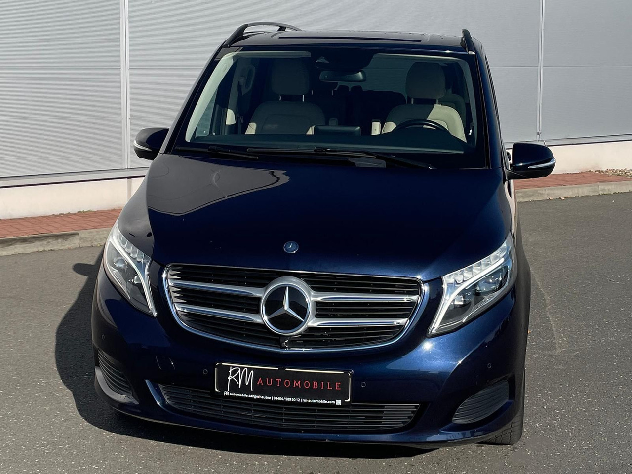 Mercedes-Benz V 250 d Avantgarde 360°KAMERA LED ALLRAD - Putnički kombi: slika 4 Mercedes-Benz V 250 d Avantgarde 360°KAMERA LED ALLRAD - Putnički kombi: slika 4