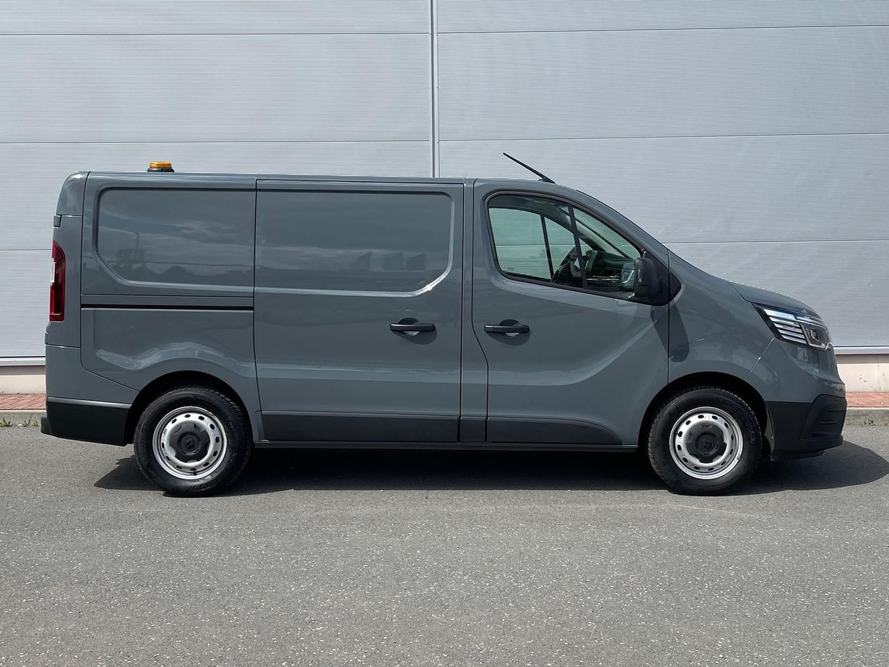 Renault Trafic Kasten RED EDITION L1H1 AHK LED DAB MFL - Furgon: slika 5 Renault Trafic Kasten RED EDITION L1H1 AHK LED DAB MFL - Furgon: slika 5