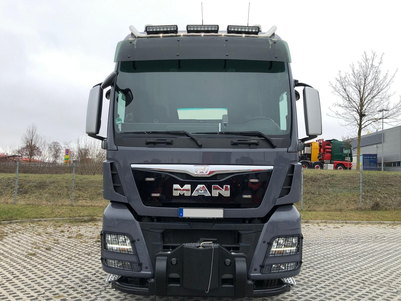 MAN TGX 41.640 8x4 Euro 6,Schwerlast 250t - Tegljač: slika 3 MAN TGX 41.640 8x4 Euro 6,Schwerlast 250t - Tegljač: slika 3