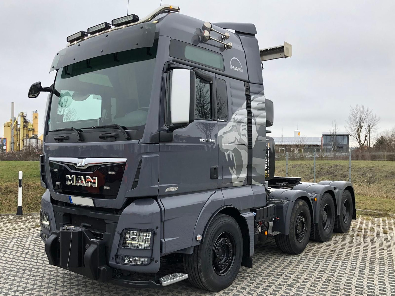 MAN TGX 41.640 8x4 Euro 6,Schwerlast 250t - Tegljač: slika 2 MAN TGX 41.640 8x4 Euro 6,Schwerlast 250t - Tegljač: slika 2