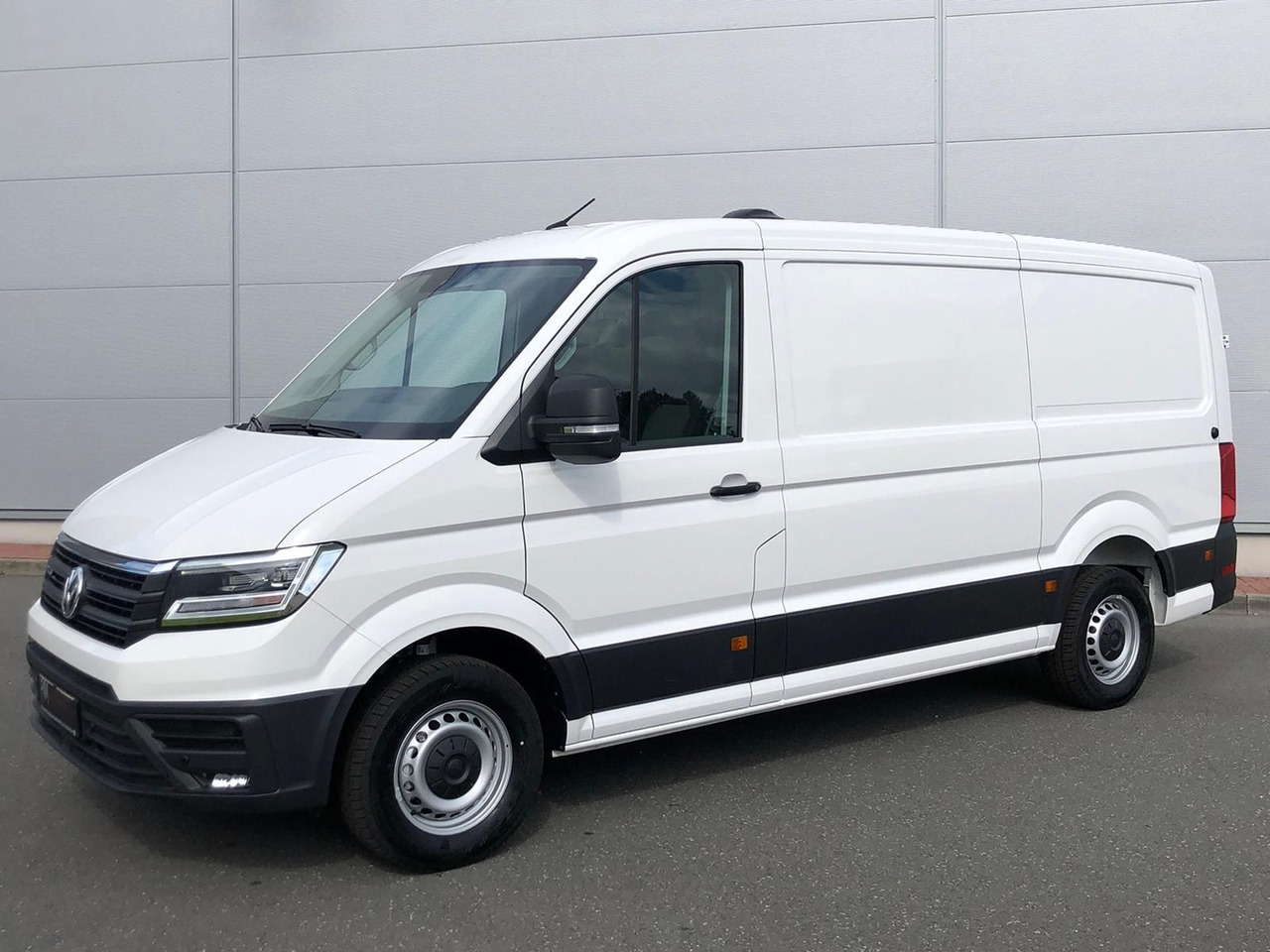 Volkswagen Crafter Kasten 35 L3H2 4MOTION LED PDC - Furgon: slika 1 Volkswagen Crafter Kasten 35 L3H2 4MOTION LED PDC - Furgon: slika 1