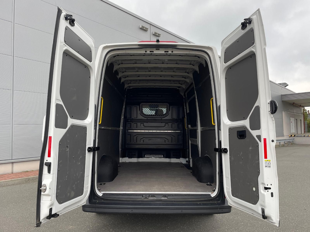 Putnički kombi Volkswagen Crafter Kasten 35 L3H3 KAMERA SITZHZ DAB: slika 32