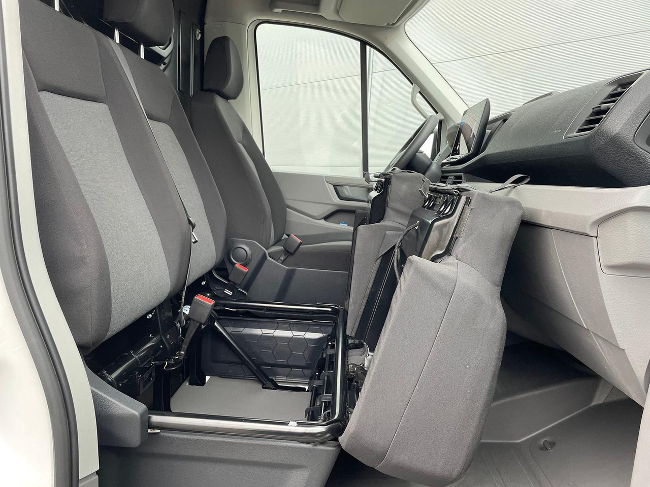 Putnički kombi Volkswagen Crafter Kasten 35 L3H3 KAMERA SITZHZ DAB: slika 16