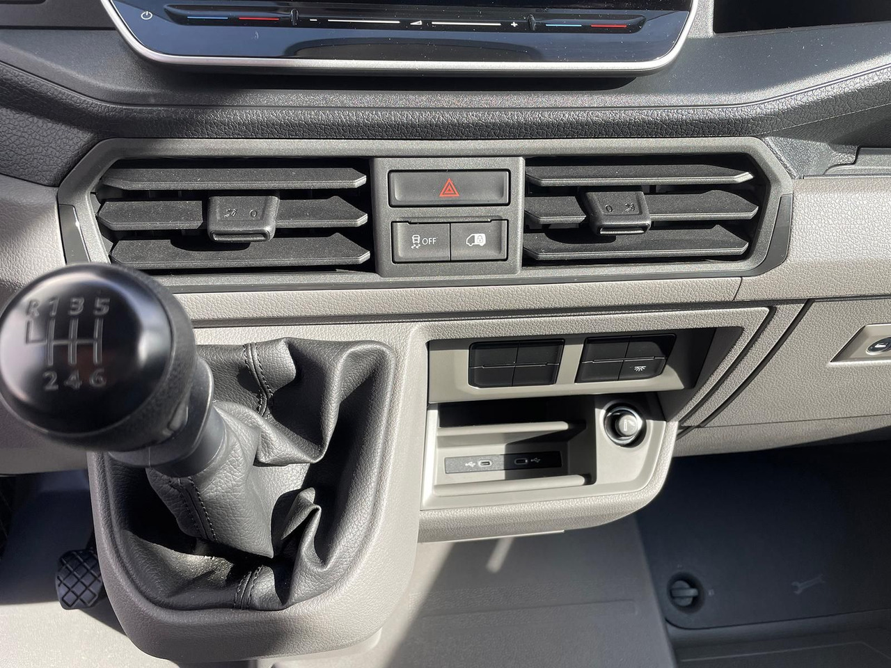 Furgon Volkswagen Crafter Kasten 35 L4H3 KAMERA KLIMA DAB: slika 27 Furgon Volkswagen Crafter Kasten 35 L4H3 KAMERA KLIMA DAB: slika 27