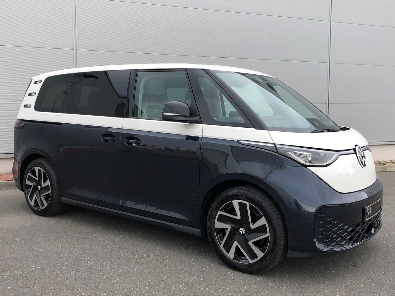 Volkswagen ID. Buzz 150 kW Pro AHK ACC MATRIX LED KEYLESS - Putnički kombi, Električno dostavno vozilo: slika 2 Volkswagen ID. Buzz 150 kW Pro AHK ACC MATRIX LED KEYLESS - Putnički kombi, Električno dostavno vozilo: slika 2