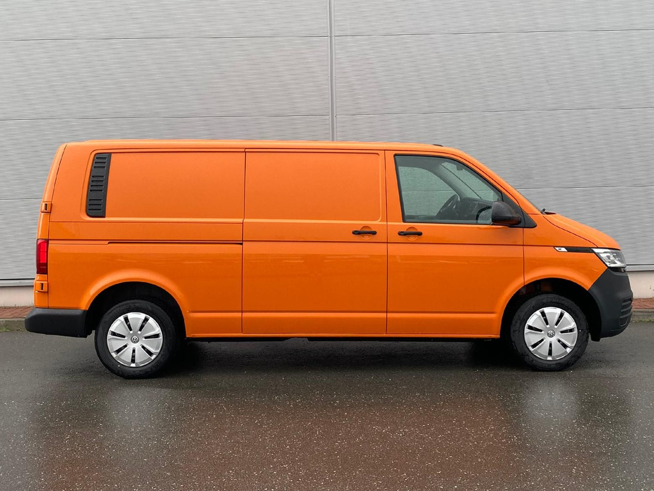 Volkswagen T6.1 Transporter Kasten lang LED PDC KLIMA SITZH - Furgon: slika 5 Volkswagen T6.1 Transporter Kasten lang LED PDC KLIMA SITZH - Furgon: slika 5