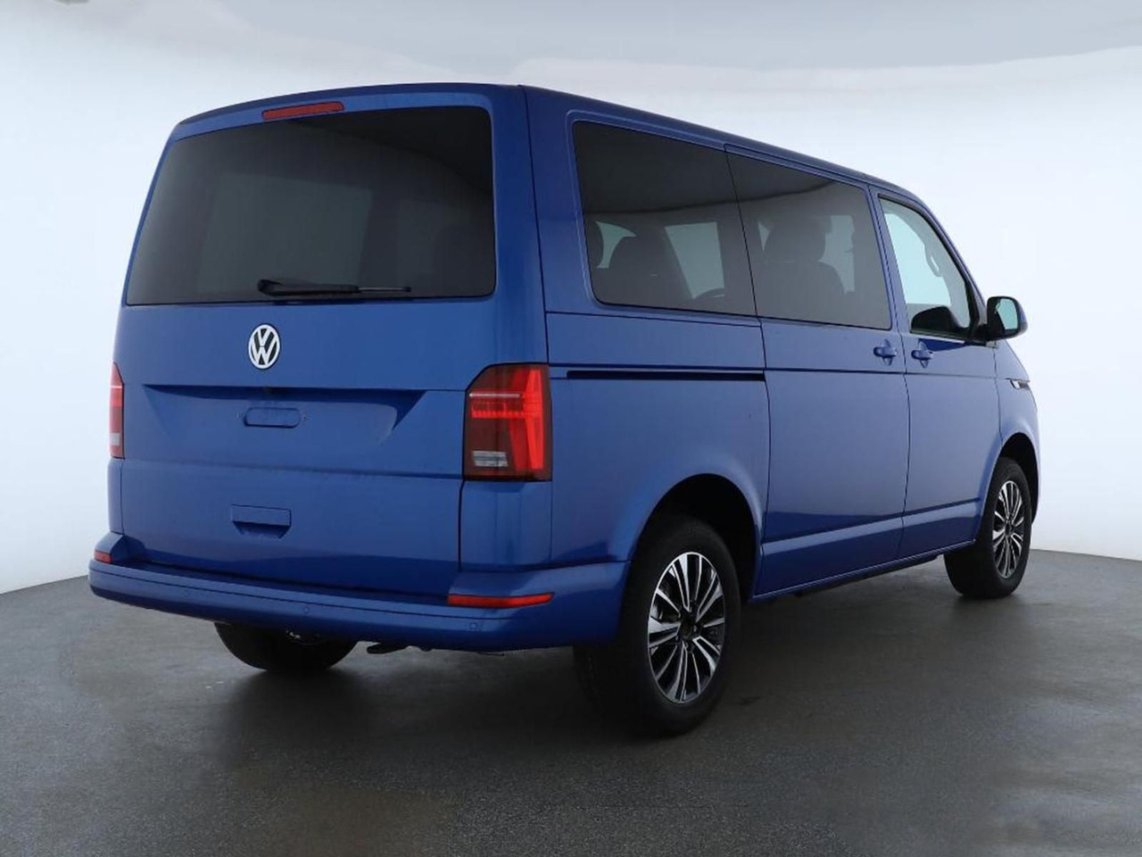 Volkswagen T6.1 Transporter Kombi KR LED STANDHZ ACC NAVI - Karavan: slika 2 Volkswagen T6.1 Transporter Kombi KR LED STANDHZ ACC NAVI - Karavan: slika 2