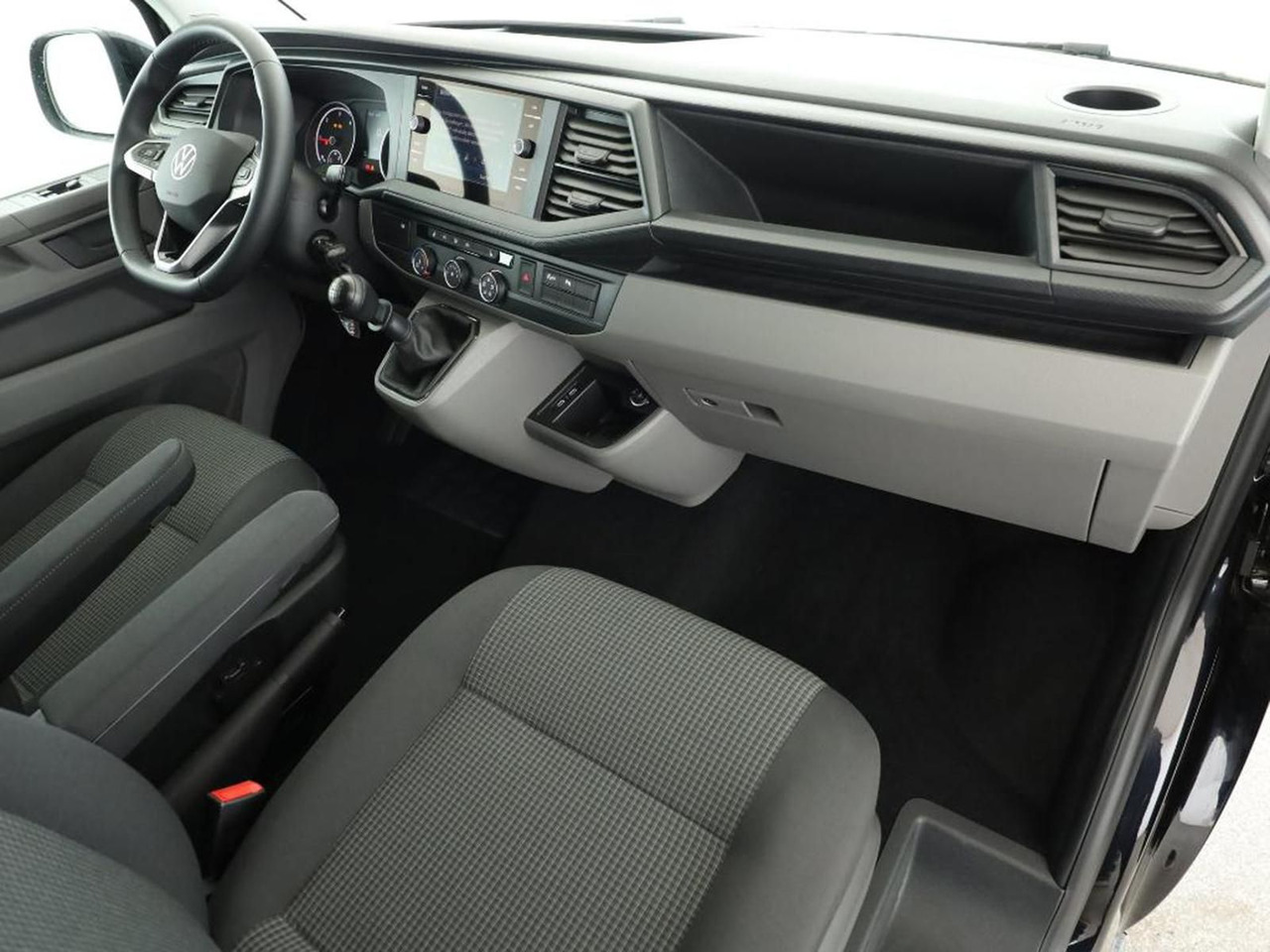 Volkswagen T6.1 Transporter Kombi KR STANDHZ LED ACC NAVI - Karavan: slika 3 Volkswagen T6.1 Transporter Kombi KR STANDHZ LED ACC NAVI - Karavan: slika 3