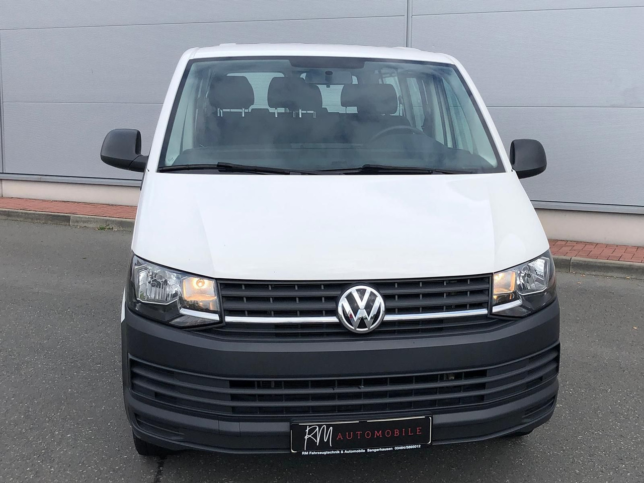 Volkswagen T6 Transporter 2.0 TDI Kombi lang 9-SITZE TEMP - Automobil: slika 3 Volkswagen T6 Transporter 2.0 TDI Kombi lang 9-SITZE TEMP - Automobil: slika 3