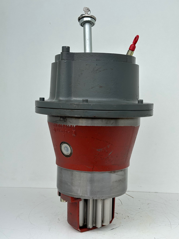 LIEBHERR Liebherr – Bauer Original Schwenkantrieb Typ:SAT275/251 mit ID-Nr.933017801. MG15, MBG12, MG20, MFG10, BG12H. #933017801.0121# - Motor okretanja za Veliki kamon za bušenje: slika 1 LIEBHERR Liebherr – Bauer Original Schwenkantrieb Typ:SAT275/251 mit ID-Nr.933017801. MG15, MBG12, MG20, MFG10, BG12H. #933017801.0121# - Motor okretanja za Veliki kamon za bušenje: slika 1