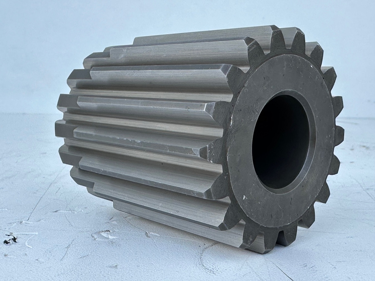 Motor okretanja za Bager LIEBHERR Original Sonnenrad ID-Nr.944220103 – ID-Nr.9442201. A954B,A954C,LH80,E954,EP954,ER954,LOS954,P954,P964,R954,R964. #944220103.05.09#: slika 6 Motor okretanja za Bager LIEBHERR Original Sonnenrad ID-Nr.944220103 – ID-Nr.9442201. A954B,A954C,LH80,E954,EP954,ER954,LOS954,P954,P964,R954,R964. #944220103.05.09#: slika 6