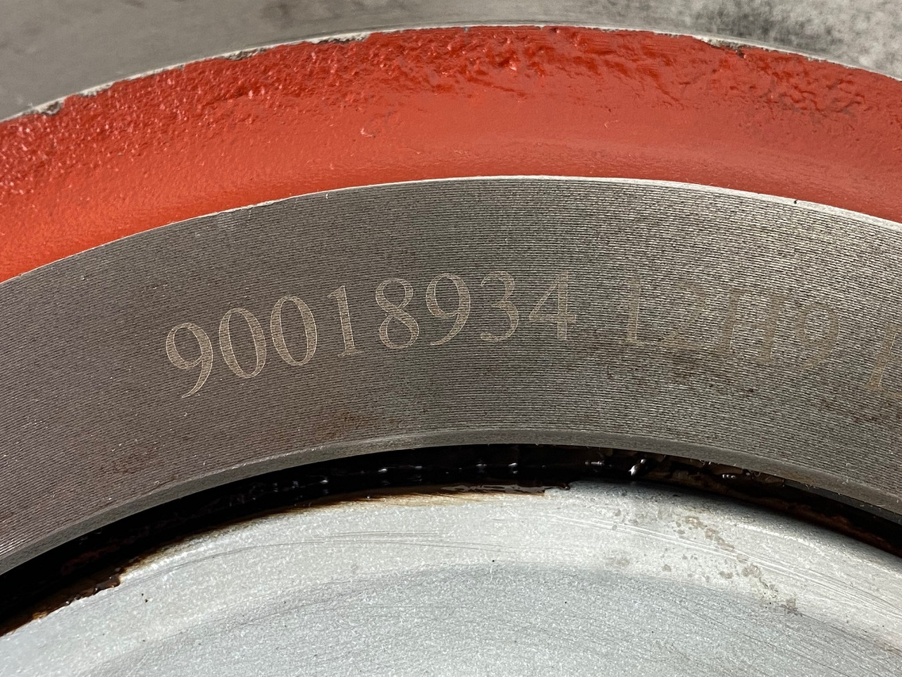 Motor okretanja za Građevinska mašina Liebherr Abtriebswellengehäuse ID-Nr.90018934 mit Abtriebswelle ID-Nr.90204999. SAT275/260 - SAT275/261 - SAT275/266 - SAT275/289.  #1972#093#: slika 17