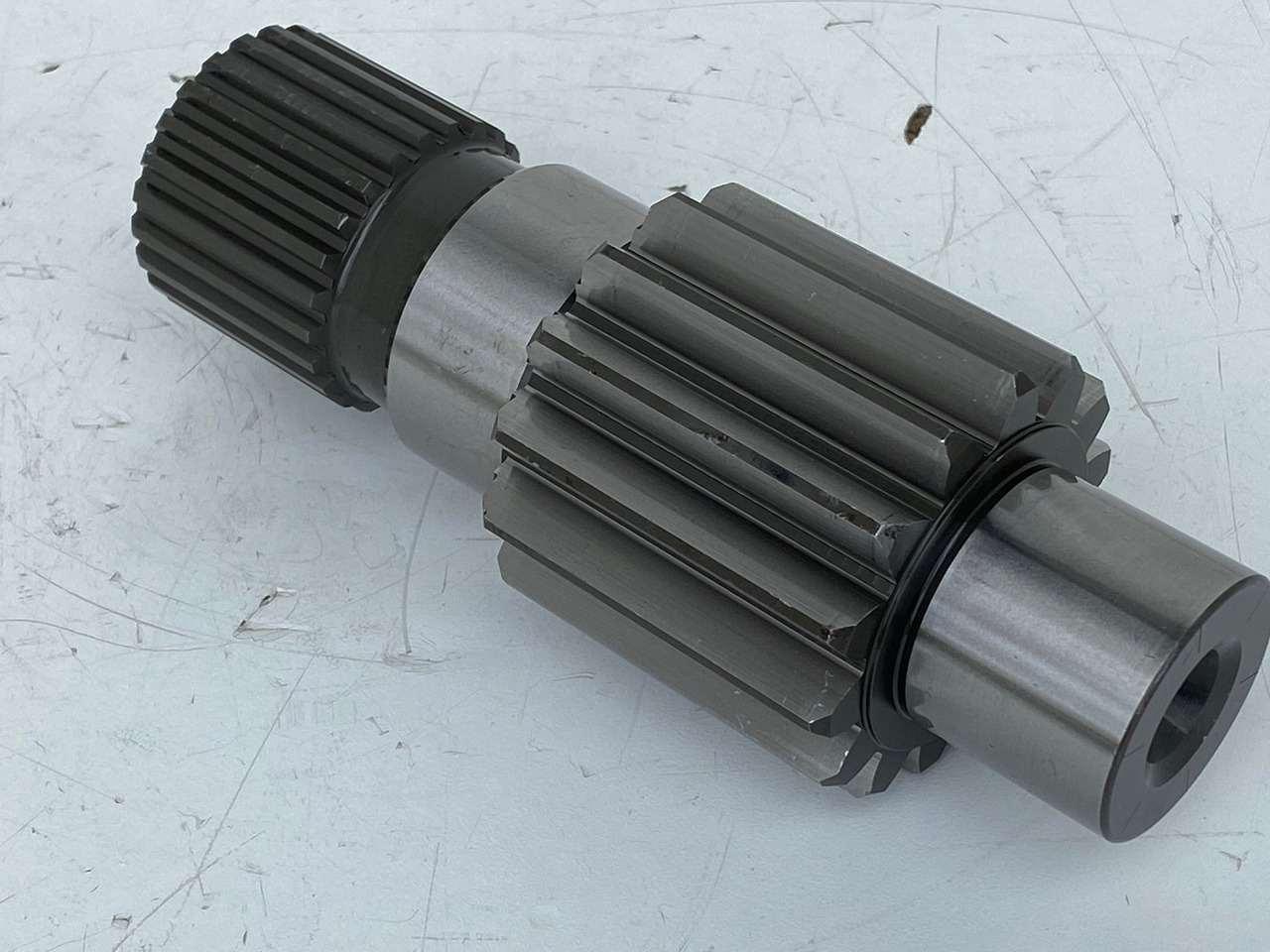 Liebherr Antriebswelle ID-Nr.968458701. FAT450F527, FAT450E510, FAT450E542, FAT450F550, FAT450E504, FAT450E505. #AN2804# - Pogonski reduktor za Buldožer: slika 1 Liebherr Antriebswelle ID-Nr.968458701. FAT450F527, FAT450E510, FAT450E542, FAT450F550, FAT450E504, FAT450E505. #AN2804# - Pogonski reduktor za Buldožer: slika 1