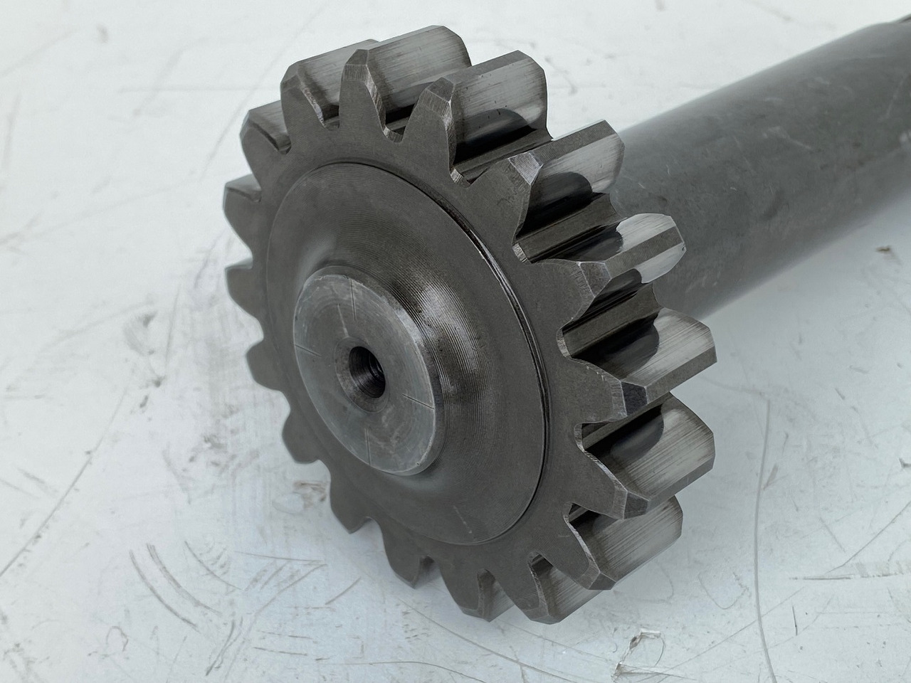 Liebherr Antriebswelle ID-Nr.969527001. FAT355P077. LH26, LH30, R906, R916, R920, R922, R924, R926 COMP, R926. #ANT2804# - Pogonski reduktor za Bager guseničar: slika 5 Liebherr Antriebswelle ID-Nr.969527001. FAT355P077. LH26, LH30, R906, R916, R920, R922, R924, R926 COMP, R926. #ANT2804# - Pogonski reduktor za Bager guseničar: slika 5