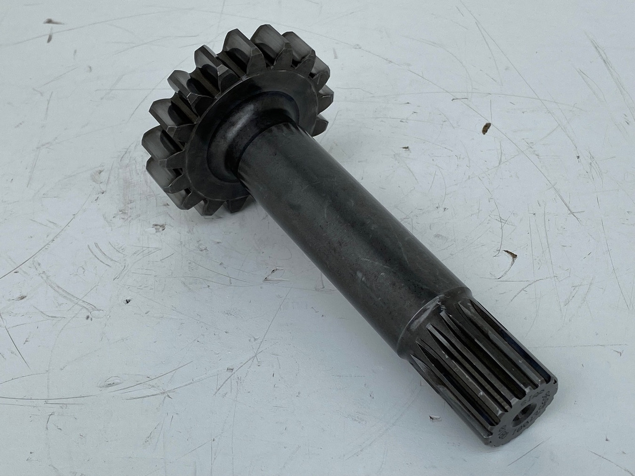 Liebherr Antriebswelle ID-Nr.969527001. FAT355P077. LH26, LH30, R906, R916, R920, R922, R924, R926 COMP, R926. #ANT2804# - Pogonski reduktor za Bager guseničar: slika 2 Liebherr Antriebswelle ID-Nr.969527001. FAT355P077. LH26, LH30, R906, R916, R920, R922, R924, R926 COMP, R926. #ANT2804# - Pogonski reduktor za Bager guseničar: slika 2