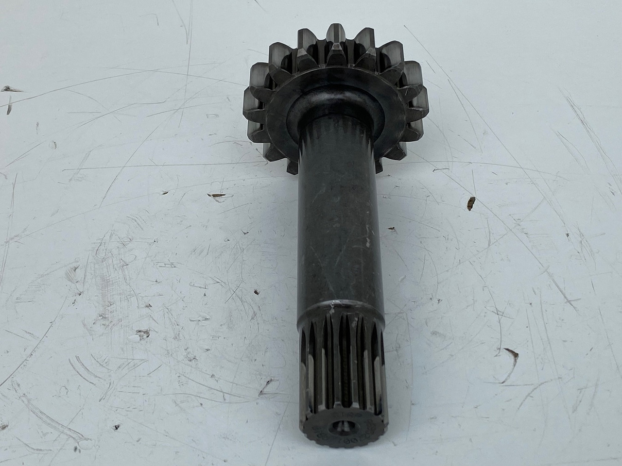 Liebherr Antriebswelle ID-Nr.969527001. FAT355P077. LH26, LH30, R906, R916, R920, R922, R924, R926 COMP, R926. #ANT2804# - Pogonski reduktor za Bager guseničar: slika 3 Liebherr Antriebswelle ID-Nr.969527001. FAT355P077. LH26, LH30, R906, R916, R920, R922, R924, R926 COMP, R926. #ANT2804# - Pogonski reduktor za Bager guseničar: slika 3