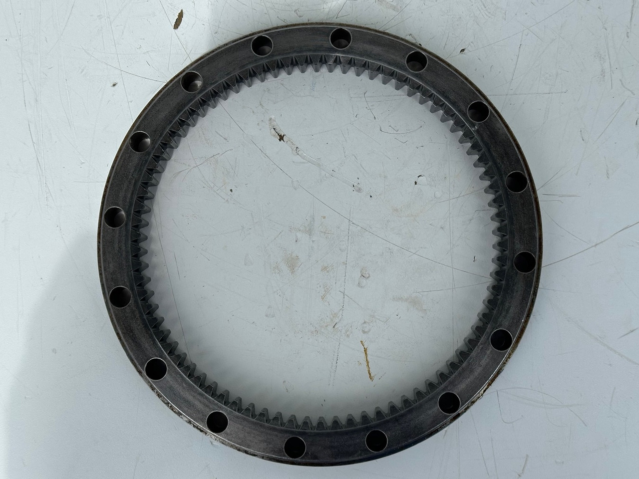 Liebherr-Bonfiglioli Zahnkranz mit ID-Nr.10002572. LTF 1030,LTF 1045,LTM 1030,LTC-1055,LTC-1055-3-1,LTM 1045-3-1-,LTM 1050-3-1,LTM 1055-1,LTM 1055-3-1-,LTM 1055-3-2-,LTM1070-4-1-,LTM1070-4-2-. #100025 - Motor okretanja za Pokretni kran: slika 3 Liebherr-Bonfiglioli Zahnkranz mit ID-Nr.10002572. LTF 1030,LTF 1045,LTM 1030,LTC-1055,LTC-1055-3-1,LTM 1045-3-1-,LTM 1050-3-1,LTM 1055-1,LTM 1055-3-1-,LTM 1055-3-2-,LTM1070-4-1-,LTM1070-4-2-. #100025 - Motor okretanja za Pokretni kran: slika 3