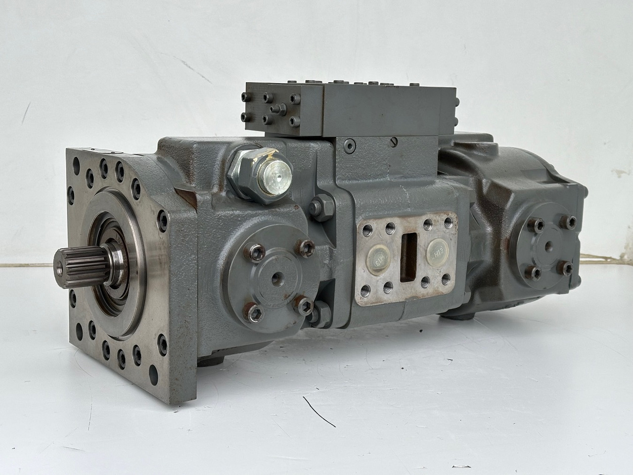 Liebherr Hydraulikdoppelpumpe Typ:LPVD 075. ID-Nr.9076806 - ID-Nr.9279749 - ID-Nr.9880487 - ID-Nr.9073988. A902 IND - A904 IND. #9076806.15495# - Hidraulična pumpa za Građevinska mašina: slika 1 Liebherr Hydraulikdoppelpumpe Typ:LPVD 075. ID-Nr.9076806 - ID-Nr.9279749 - ID-Nr.9880487 - ID-Nr.9073988. A902 IND - A904 IND. #9076806.15495# - Hidraulična pumpa za Građevinska mašina: slika 1